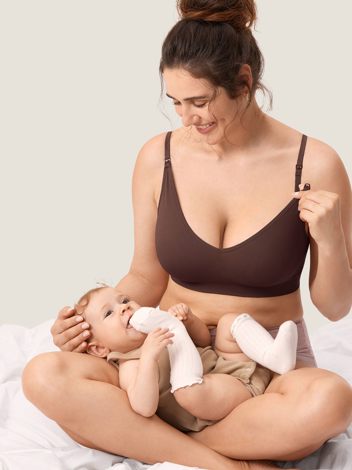 MOMANDA Women's Seamless Soft Knit Nursing Bra Black