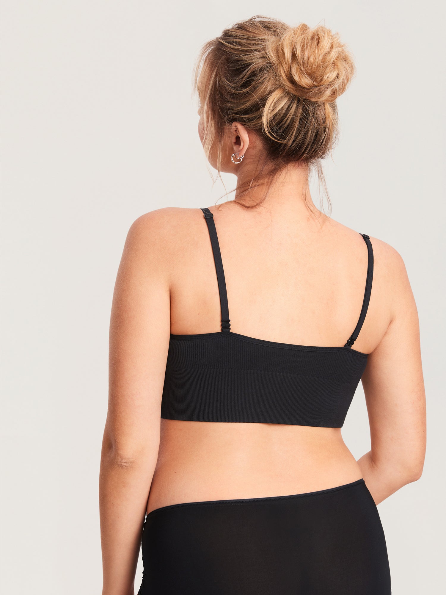 MOMANDA Women's Ribbed V Neck Nursing Bralette Black