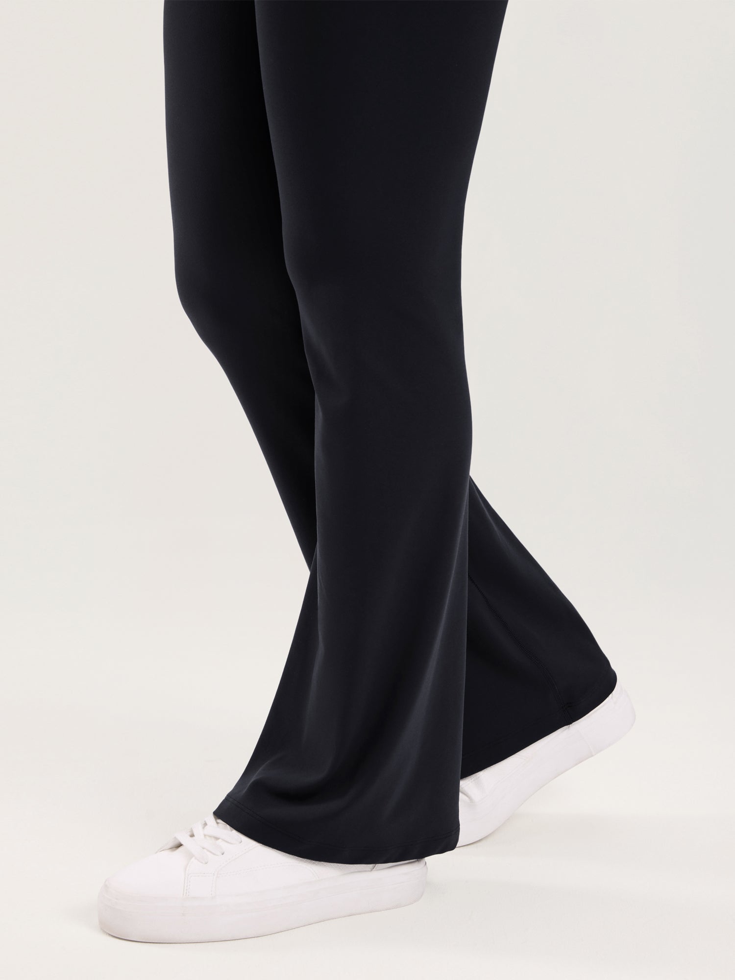 Natrelax® No Front Seam Maternity Flare Leggings 31.5"
