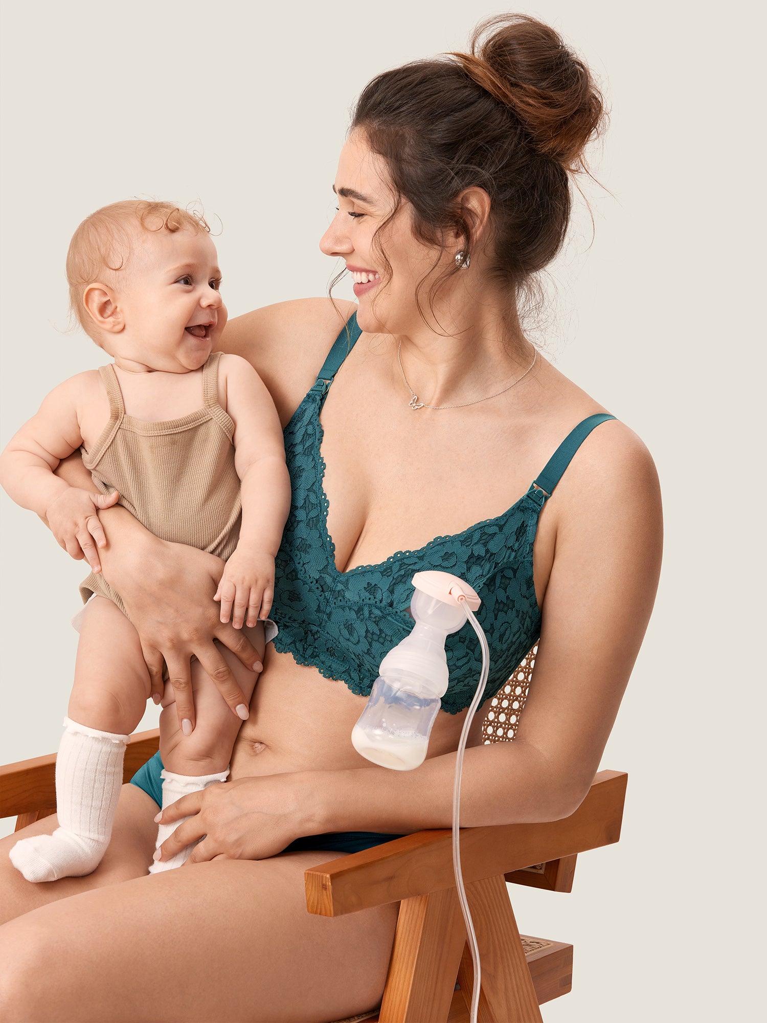 14 Best Nursing Bras for Breastfeeding & Pumping Moms