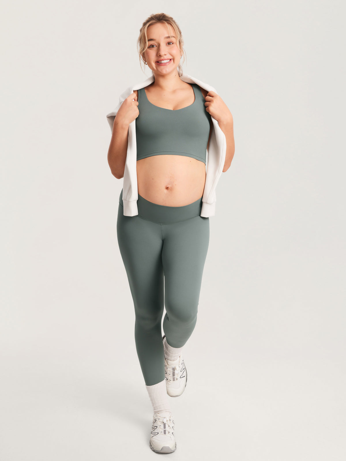 MOMANDA Women's Natrelax® Nursing Crop Tank Top - V Neck Grey Sage @model_info:MOM