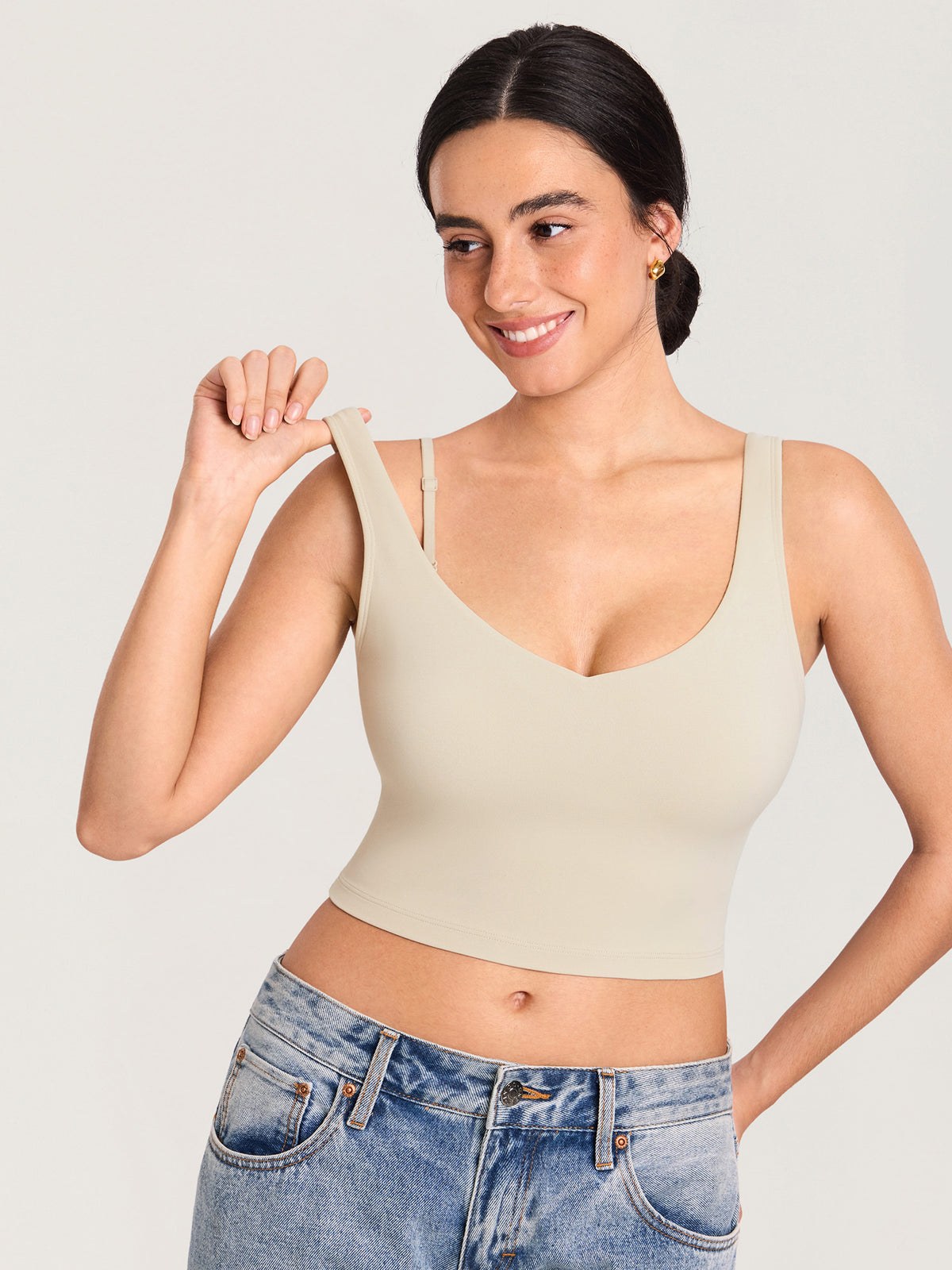 MOMANDA Women's Natrelax® Nursing Crop Tank Top - V Neck Mojave Tan @model_info:MOMRB3