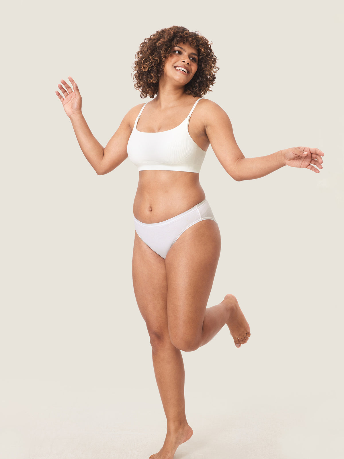 MOMANDA Women's Ribbed Scoop Nursing Bralette Iceland White @model_info:Nursing
