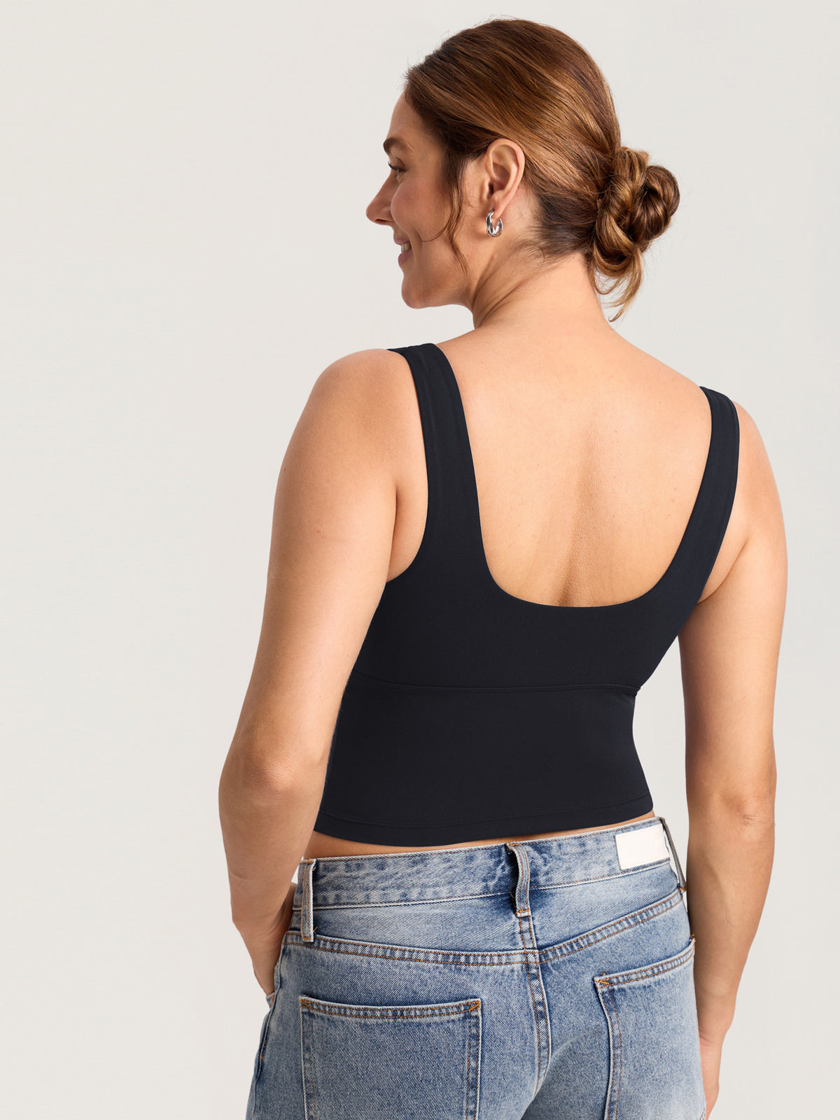 MOMANDA Natrelax® Crossover Nursing Crop Tank Top Black @model_info:MOM2