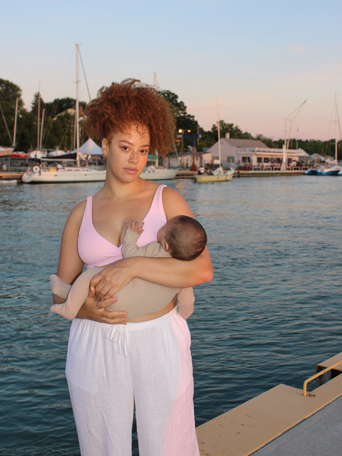 MOMANDA Natrelax® Crossover Nursing Crop Tank Top Sweet Pink @model_info:MOM4