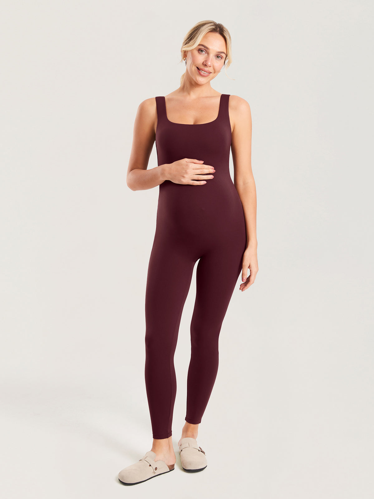 MOMANDA Women's Natrelax® Maternity Jumpsuit Ripe Plum @model_info:MOM2