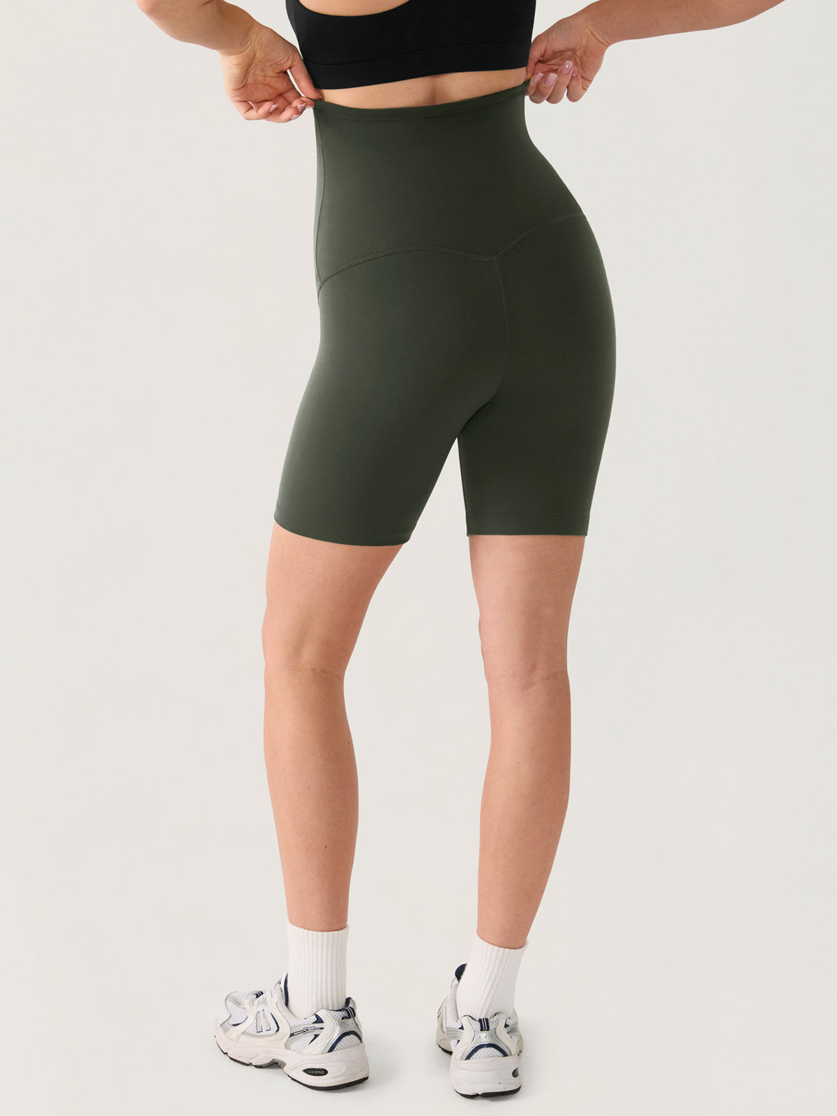 Natrelax® No Front Seam Maternity Shorts 6"