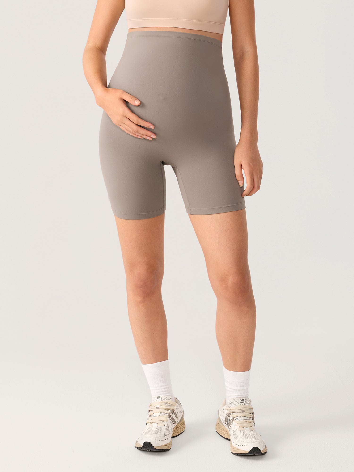 Natrelax® Seamless-Front Maternity Shorts 6"