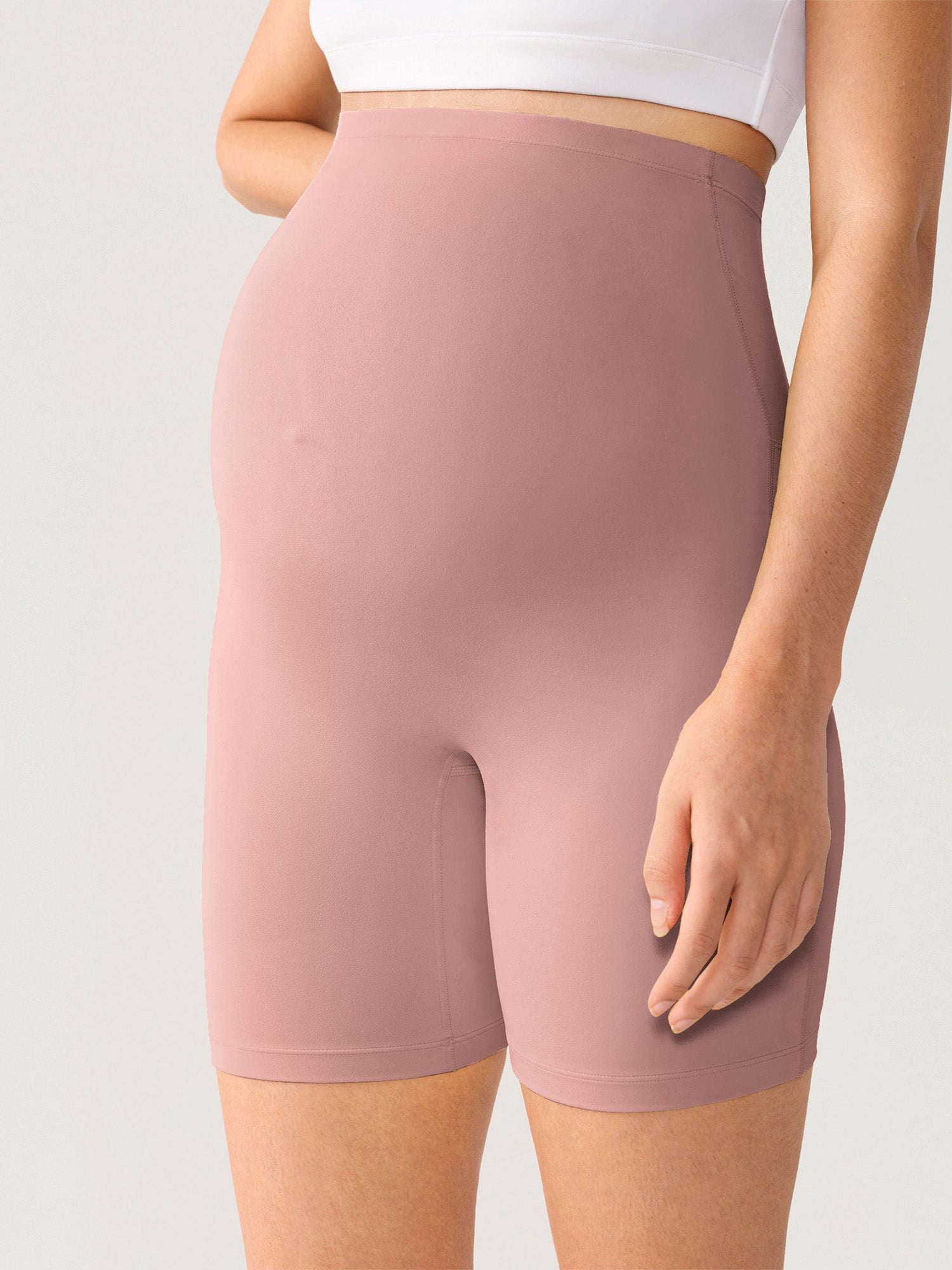Natrelax® Seamless-Front Maternity Shorts 6"