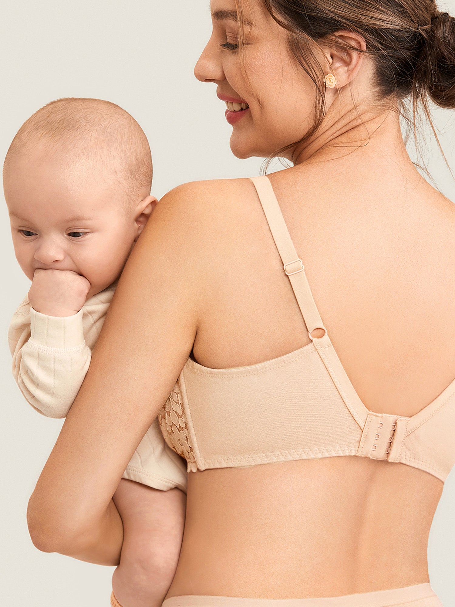 MOMANDA Lace Hands-free Pumping Bra Nursing Maternity For Pregnant Women  Underwire All In One Breastfeeding Maternal Support